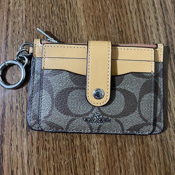 Coach Attachment Card Case In Signature Canvas - Picture 6 of 9